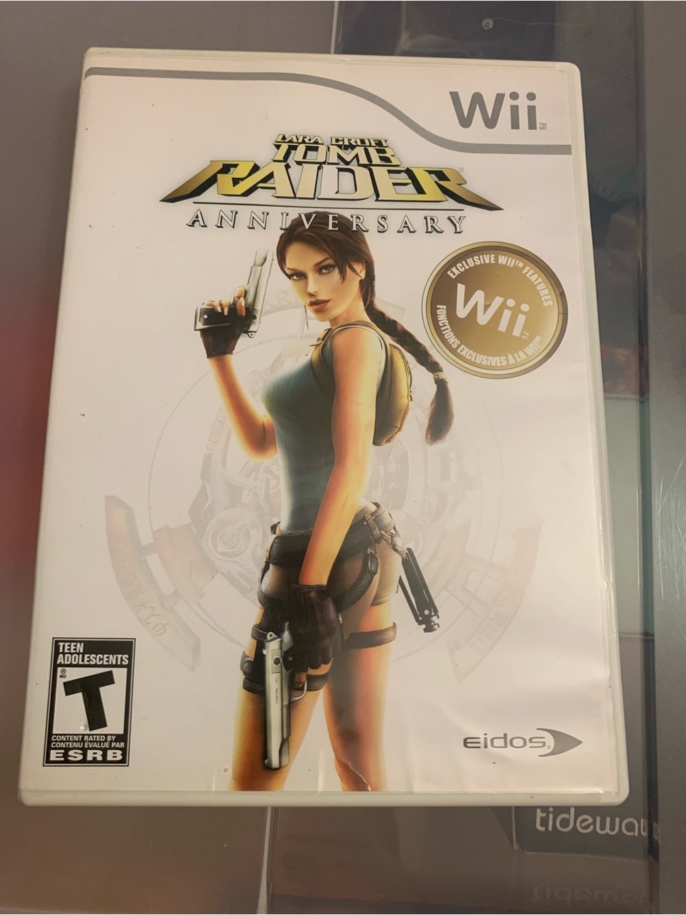 Lara Croft Tomb Raider: Anniversary - White